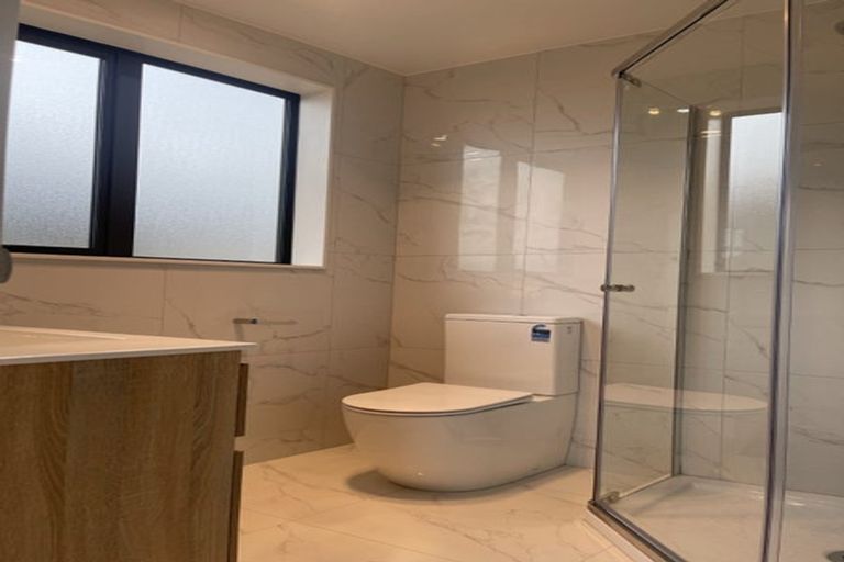 Photo of property in 21 Cronshaw Road, Karaka, 2113