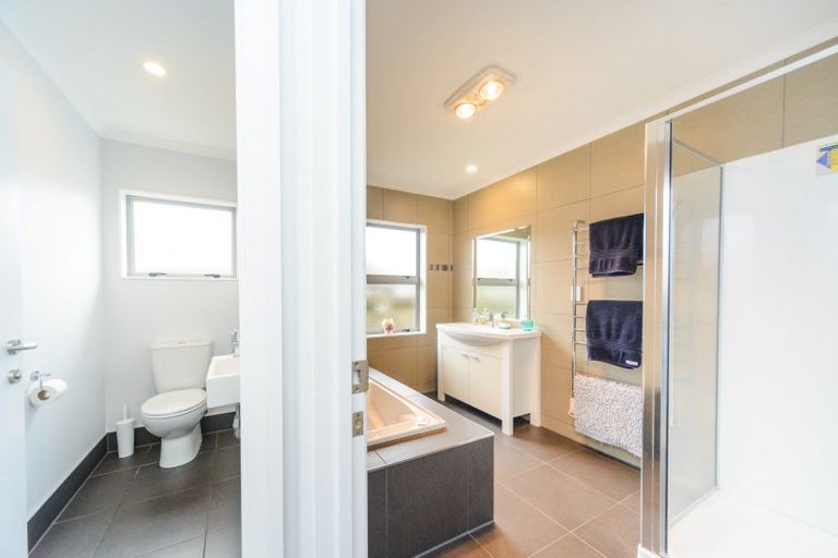 Photo of property in 19 Karina Terrace, Roslyn, Palmerston North, 4414