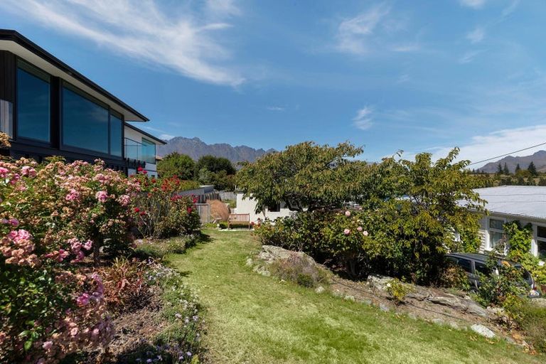 Photo of property in 7 Suburb Street, Queenstown, 9300