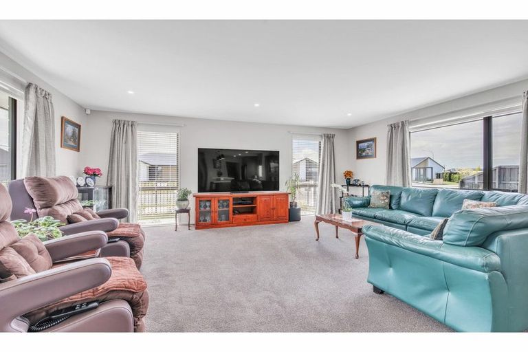 Photo of property in 3 Mccahon Drive, Rangiora, 7400