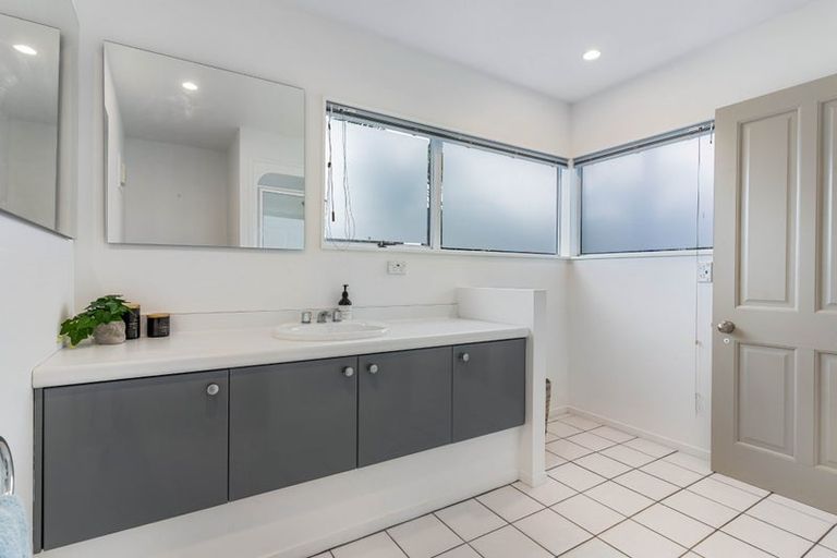 Photo of property in 140 Vista Paku, Pauanui, Hikuai, 3579