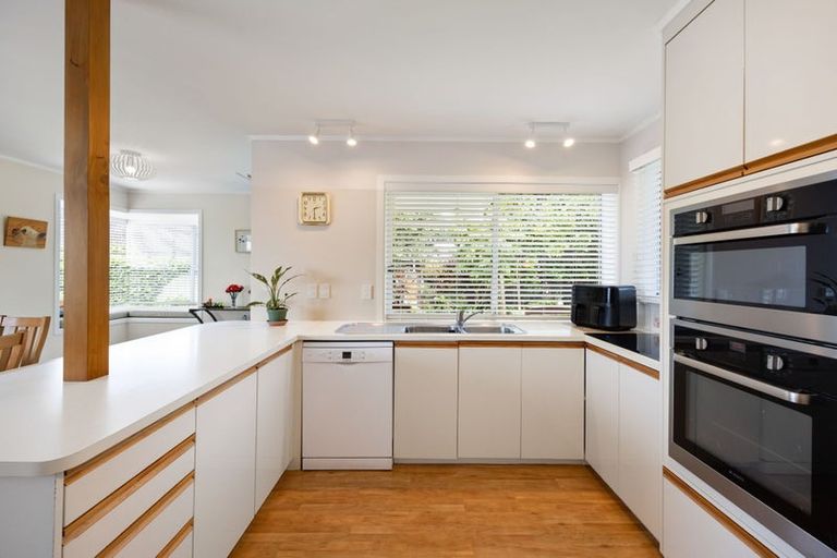 Photo of property in 69 Poaka Avenue, Dinsdale, Hamilton, 3204