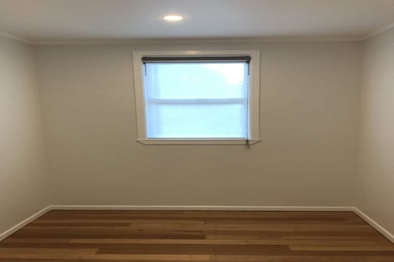 Photo of property in 2/4 Sydney Street, Hauraki, Auckland, 0622