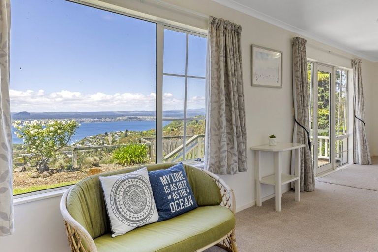 Photo of property in 65 Te Moenga Park, Acacia Bay, Taupo, 3330