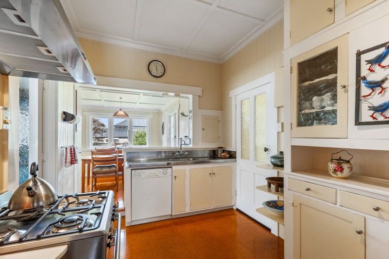 Photo of property in 2 Rattray Street, Devonport, Auckland, 0624