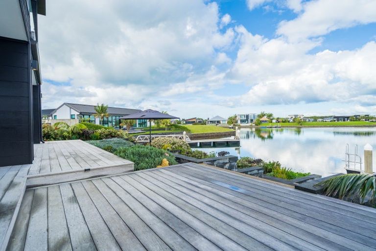 Photo of property in 25 Waitemata Drive, One Tree Point, 0118