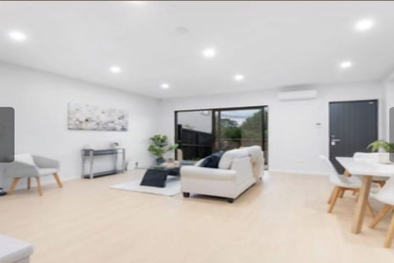 Photo of property in 1e Edgewood Way, Henderson, Auckland, 0612
