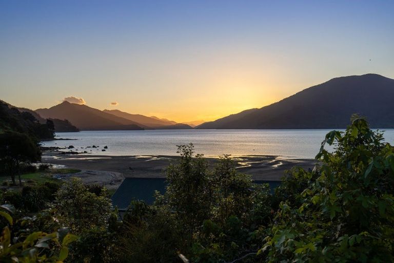 Photo of property in 937 Kenepuru Road, Mahau Sound, Marlborough Sounds, 7282