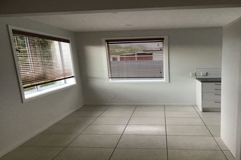 Photo of property in 33 Fern Drive, Halswell, Christchurch, 8025