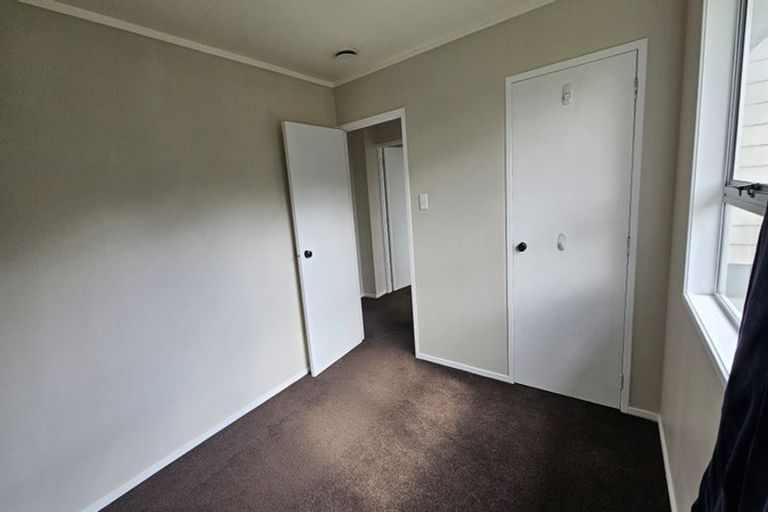 Photo of property in 111 Kemp Road, Massey, Auckland, 0614