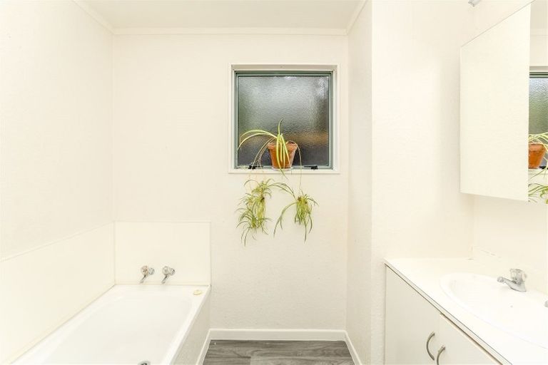 Photo of property in 5b Tahurangi Place, Spotswood, New Plymouth, 4310