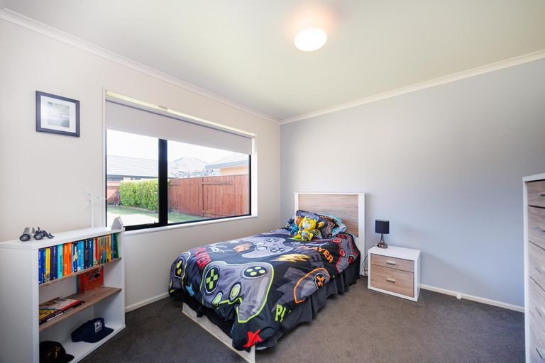 Photo of property in 43 Geneva Terrace, Kelvin Grove, Palmerston North, 4414