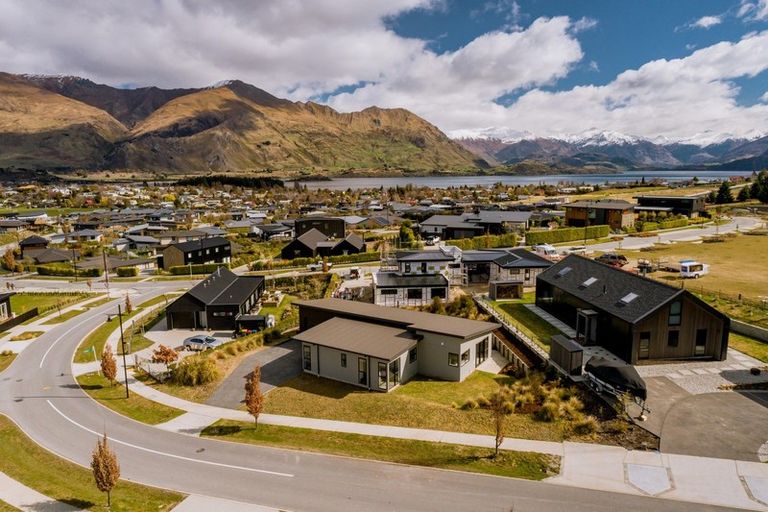 Photo of property in 3 Mills Road, Wanaka, 9305