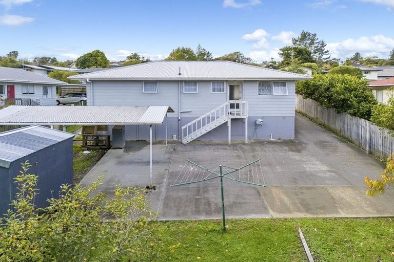 Photo of property in 69 Kemp Road, Massey, Auckland, 0614