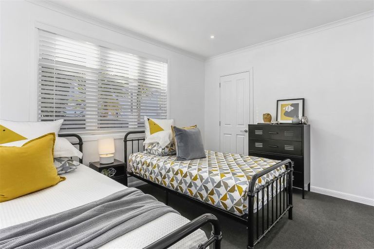 Photo of property in 121 Hinemoa Street, Birkenhead, Auckland, 0626