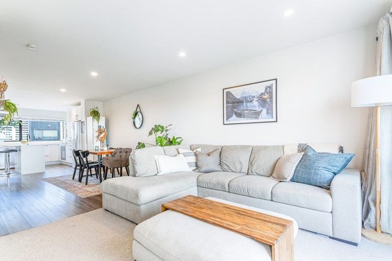Photo of property in 40 Memorial Park Lane, Hobsonville, Auckland, 0618