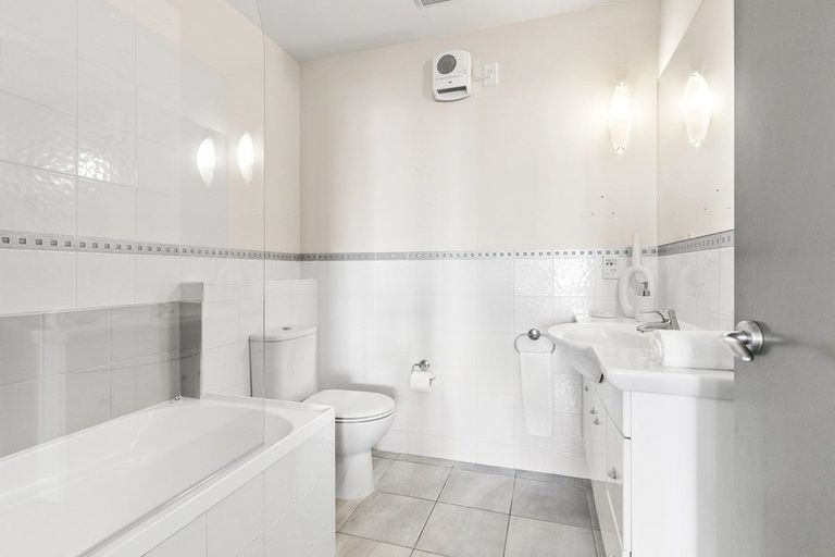 Photo of property in 315/36 Victoria Road, Mount Maunganui, 3116