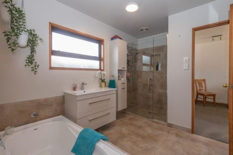 Photo of property in 51 Mount Iron Drive, Wanaka, 9305