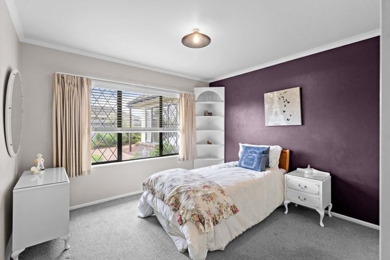 Photo of property in 9 Clearview Drive, Milson, Palmerston North, 4414