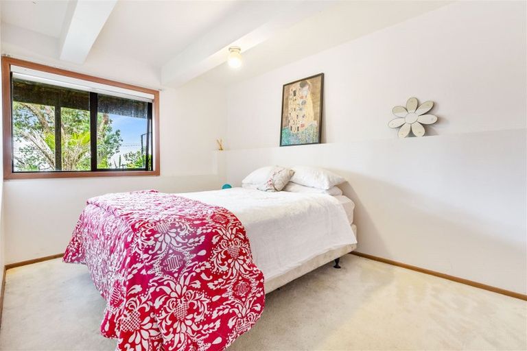 Photo of property in 44 Paturoa Road, Titirangi, Auckland, 0604