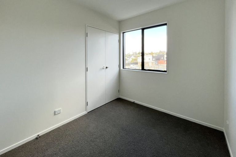 Photo of property in 2/60 Selo Street, Glen Eden, Auckland, 0602