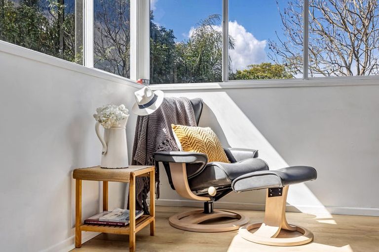 Photo of property in 379 Hobsonville Road, Hobsonville, Auckland, 0618