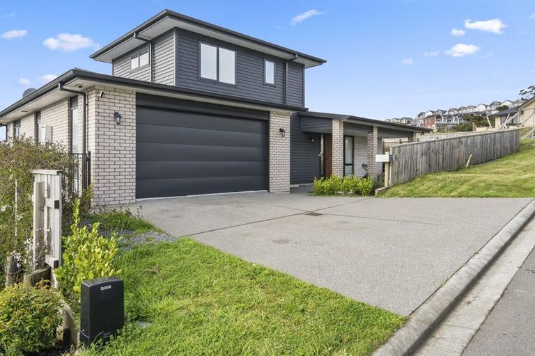 Photo of property in 18 Topsail Way, Whitby, Porirua, 5024