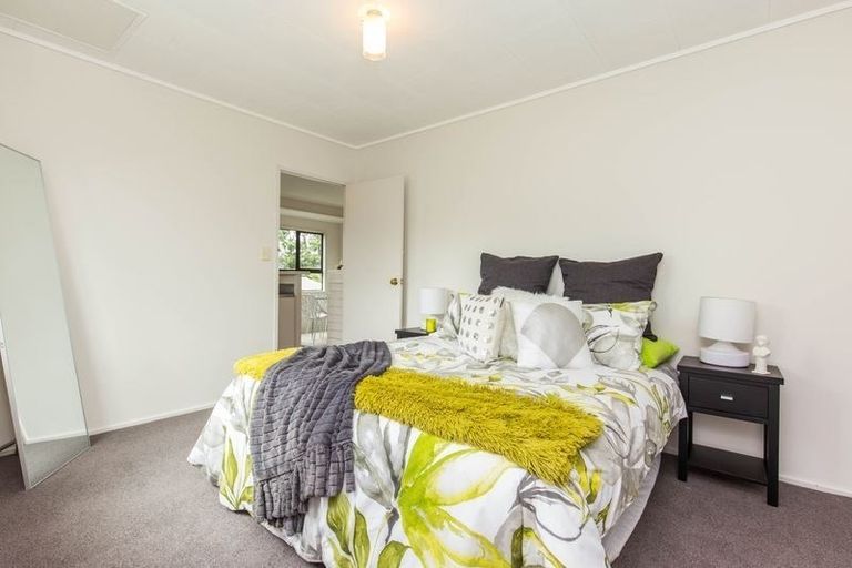 Photo of property in 18 Riserra Drive, Ranui, Auckland, 0612