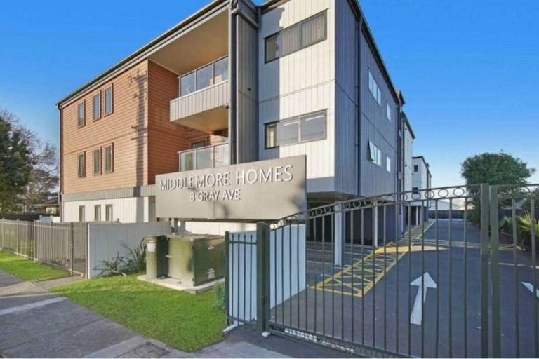 Photo of property in 8 Gray Avenue, Mangere East, Auckland, 2024