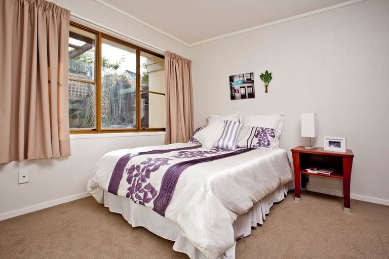 Photo of property in 2/175 Birkenhead Avenue, Birkenhead, Auckland, 0626