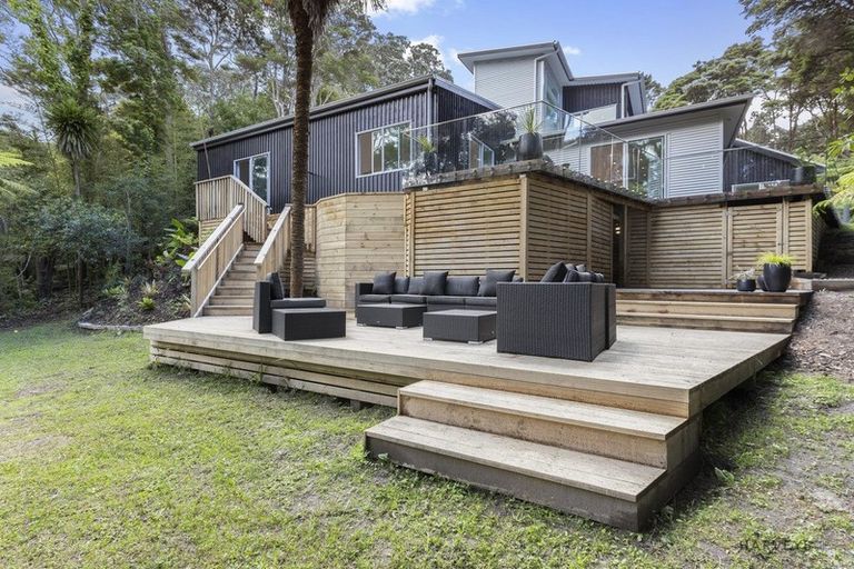 Photo of property in 13 Miha Road, Titirangi, Auckland, 0604