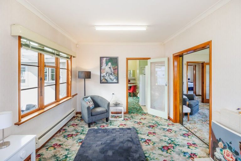 Photo of property in 6 Freyberg Street, Roslyn, Palmerston North, 4414