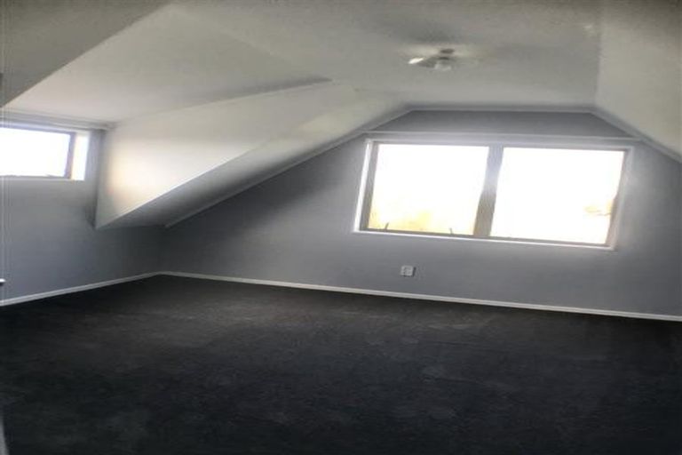 Photo of property in 1/36 Cyclarama Crescent, Massey, Auckland, 0614