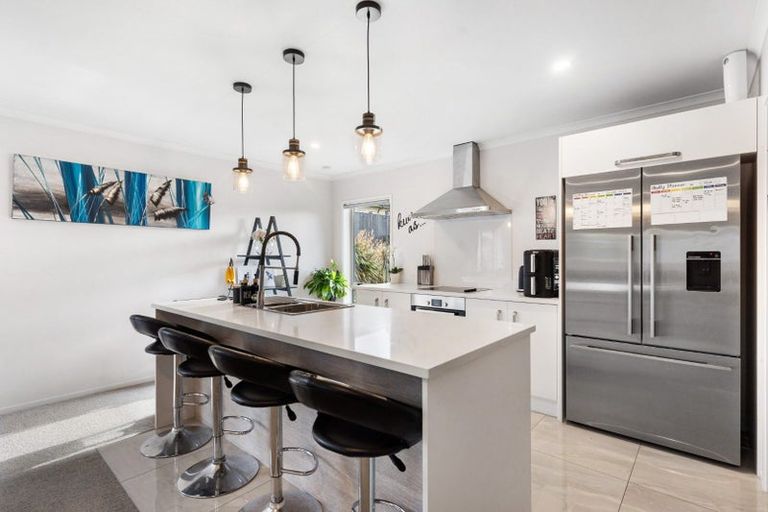 Photo of property in 19 Parkgrove Crescent, Pokeno, 2402