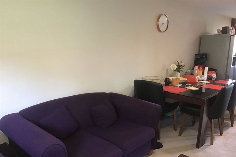 Photo of property in 2/85 Portage Road, New Lynn, Auckland, 0600