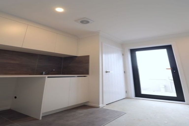 Photo of property in 210a Forrest Hill Road, Forrest Hill, Auckland, 0620