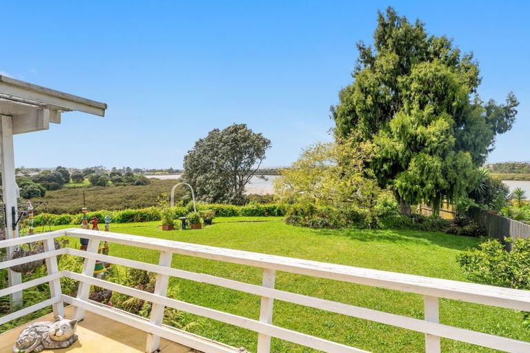 Photo of property in 14 Lucas Place, Weymouth, Auckland, 2103