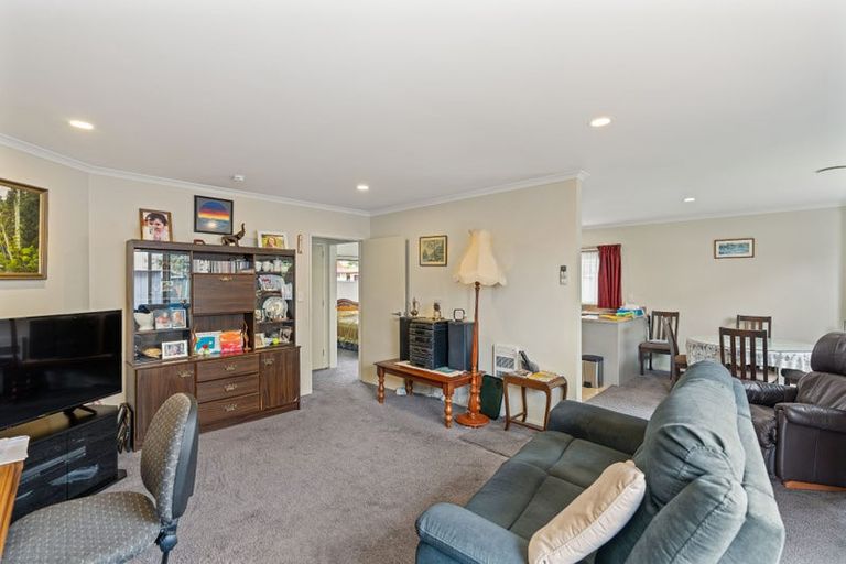 Photo of property in Rangeview Villas, 11/9 Fuller Close, Levin, 5510