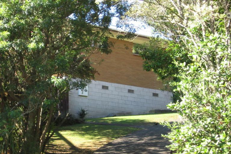 Photo of property in 2/20 Flavia Close, Torbay, Auckland, 0630
