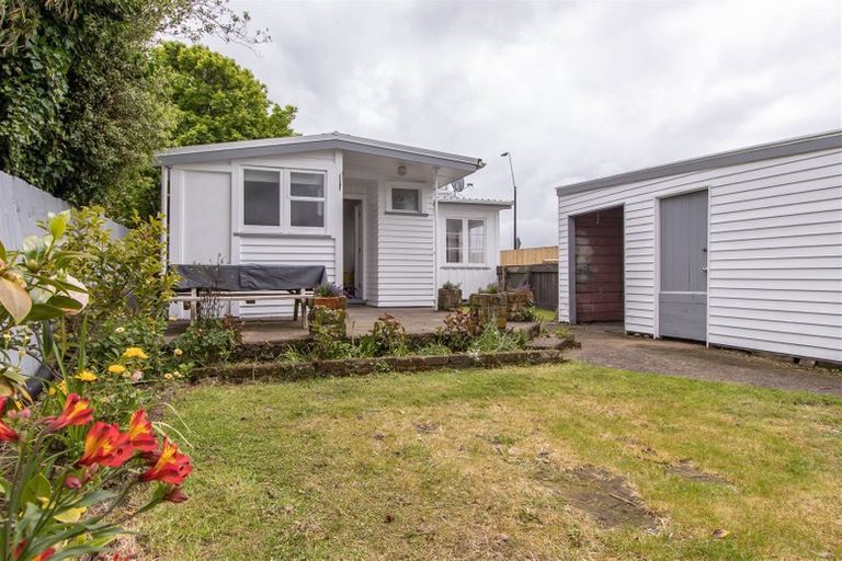 Photo of property in 29 Rimu Street, Inglewood, 4330