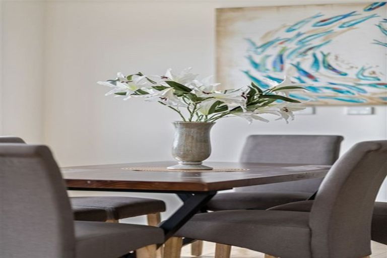 Photo of property in 1 Elevation Street, Flat Bush, Auckland, 2019