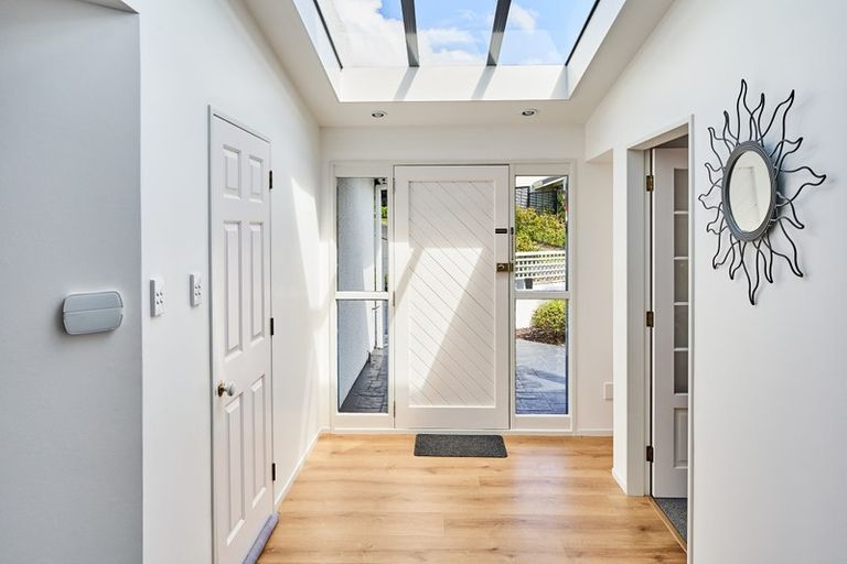 Photo of property in 30 Molyneux Close, Whitby, Porirua, 5024