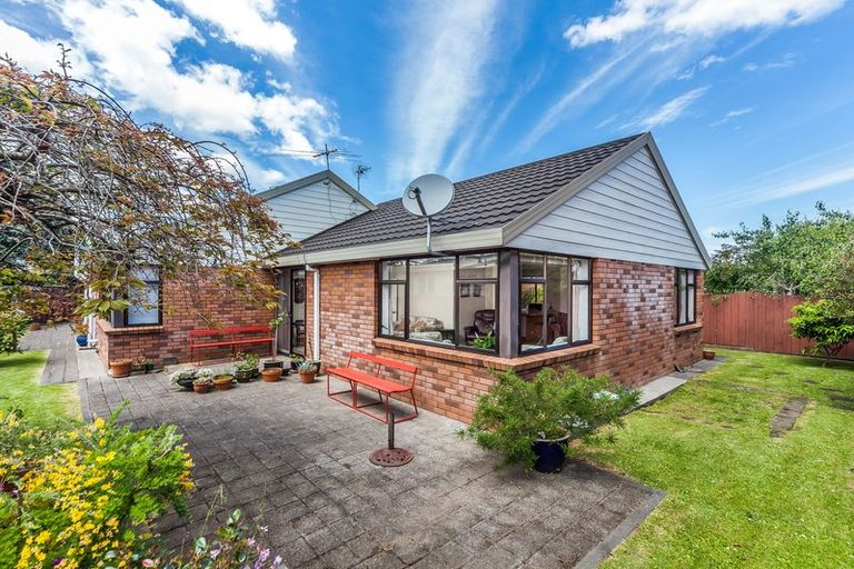 Photo of property in 1/10 Camden Place, Papatoetoe, Auckland, 2025