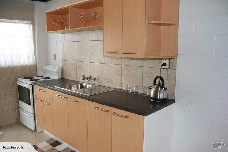 Photo of property in 9/5 Keeling Road, Henderson, Auckland, 0612