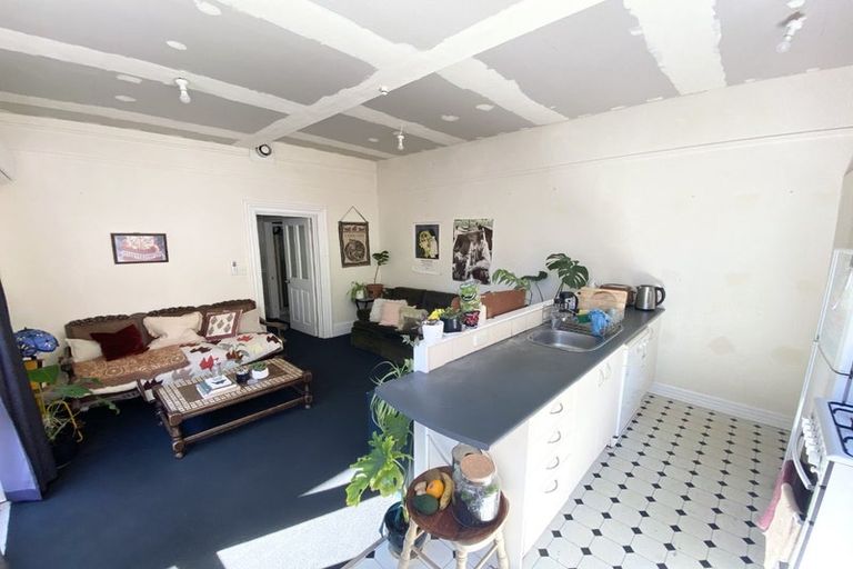 Photo of property in 2a Russell Terrace, Newtown, Wellington, 6021