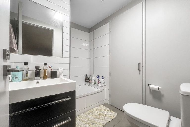 Photo of property in Detroit Apartments, 304/181u Tasman Street, Mount Cook, Wellington, 6021