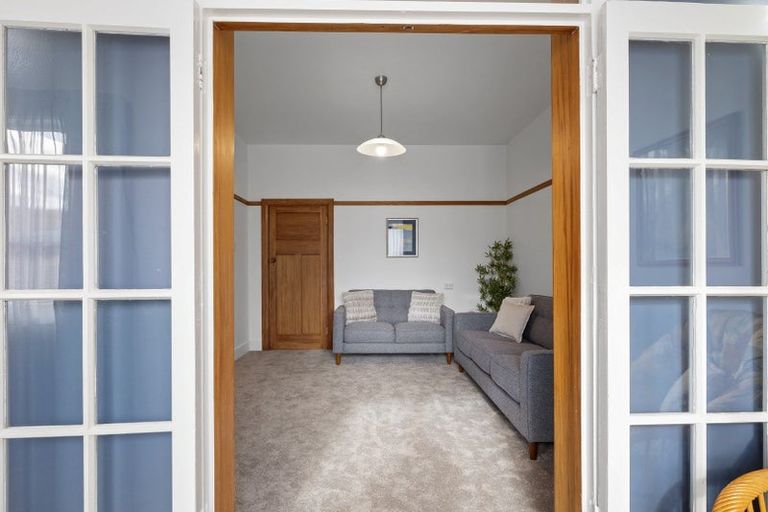 Photo of property in Devonport Apartments, 22/127 Saint Aubyn Street, New Plymouth, 4310