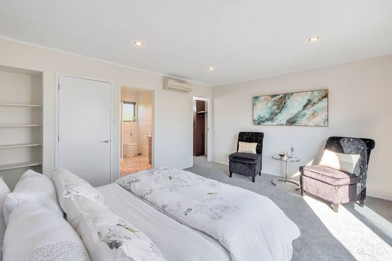 Photo of property in 215 Kaipara Road, Papakura, 2582