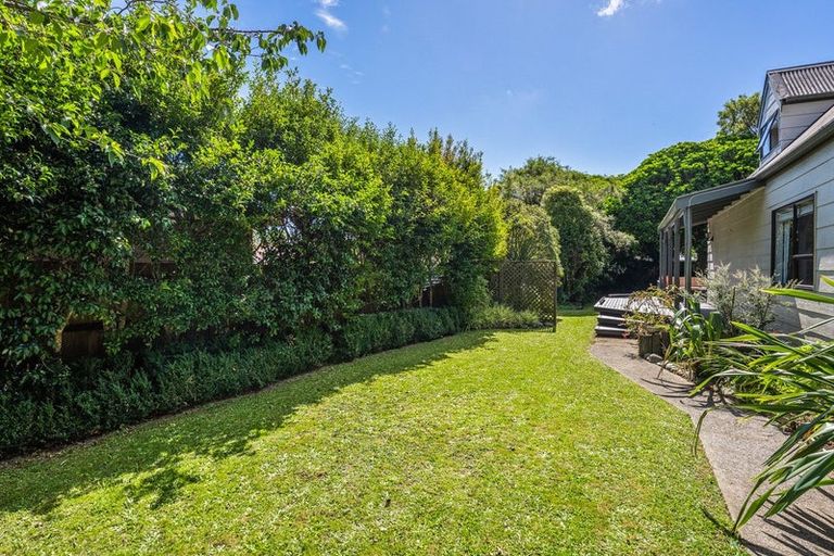Photo of property in 11 Renata Road, Otaki, 5512
