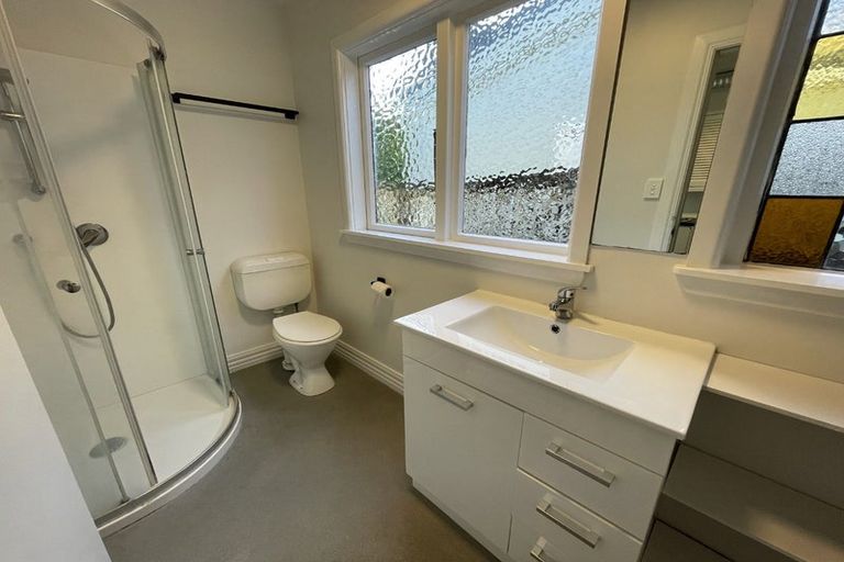 Photo of property in 10 Royal Street, Berhampore, Wellington, 6023